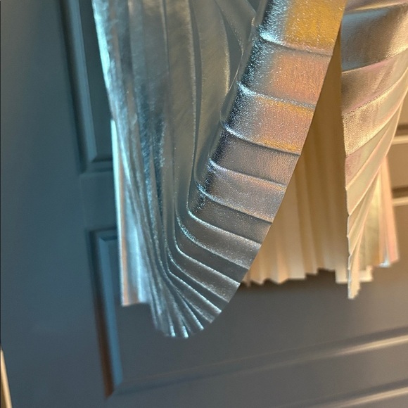 Ann Taylor Metallic Shiny Silver Pleated Midi Skirt with flare bottom - Picture 10 of 13